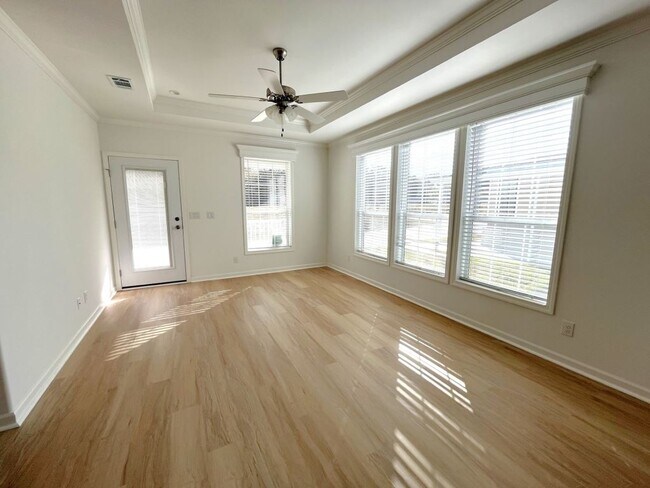 Building Photo - 124 Hibiscus Dr