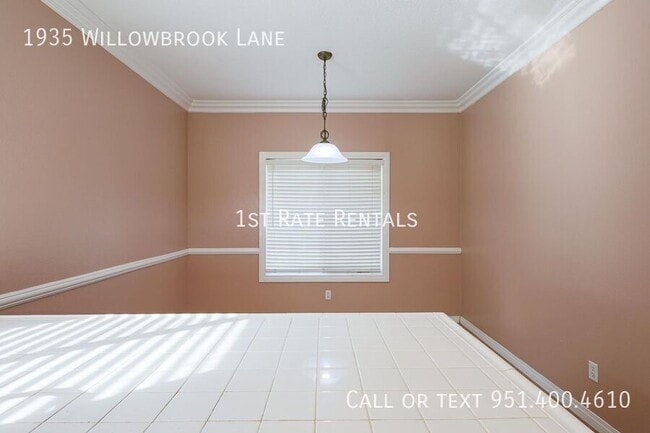 Building Photo - 1935 Willowbrook Ln