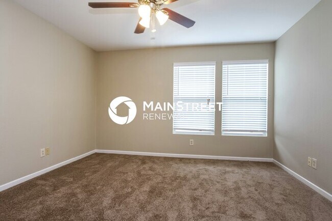 Building Photo - 3 Bedroom Pet-Friendly Home in Indianapolis, IN with Main Street Renewal
