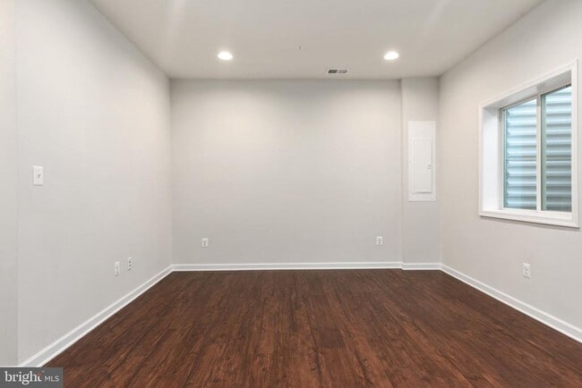 Building Photo - 1805 Evans Rd
