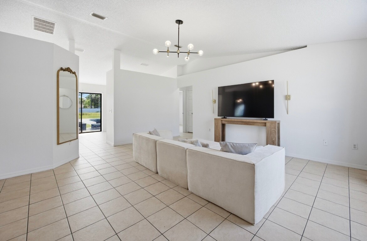 Building Photo - 6 Bahia Trace Loop