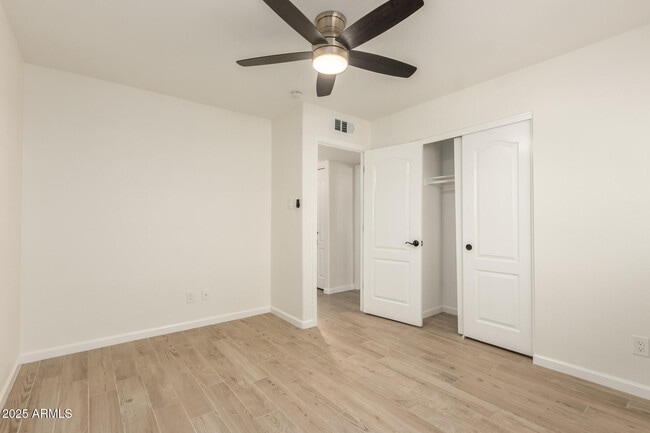 Building Photo - 5031 E Pershing Ave