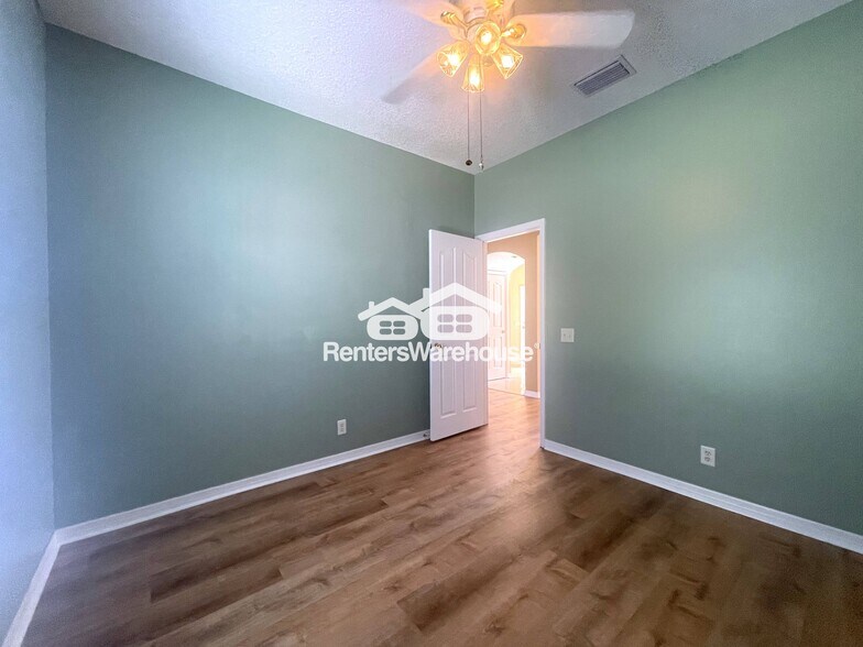 Building Photo - 884 Addison Dr NE