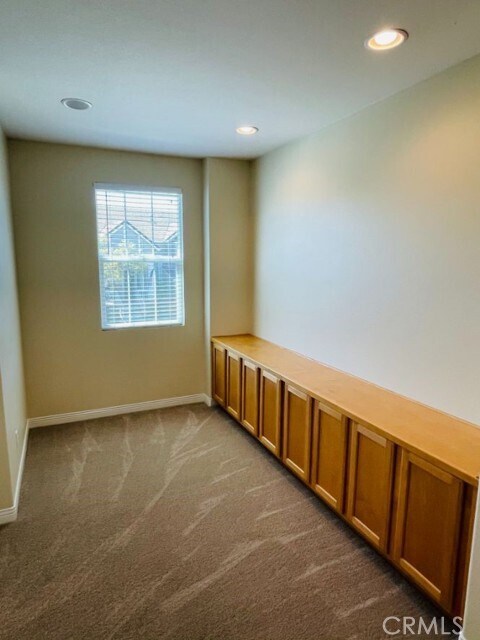 Building Photo - 1574 Glencrest Dr