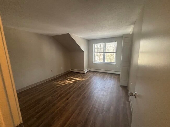 Building Photo - 65 Frank's Ln