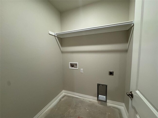 Building Photo - 6804 Labelle Dr