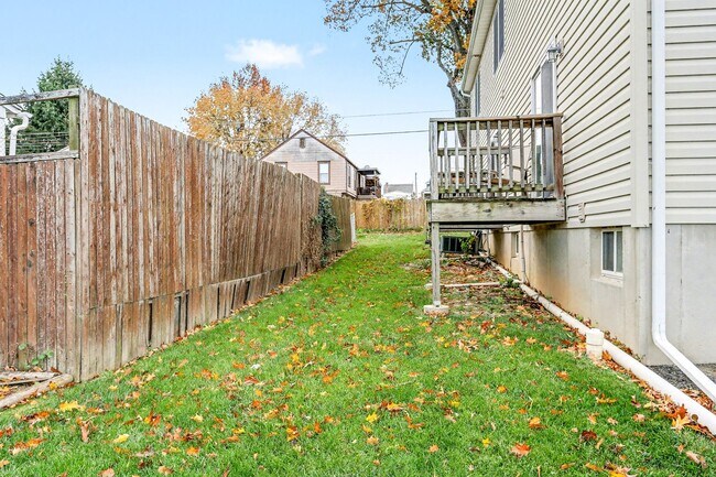 Building Photo - 812 Market St