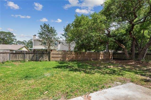 Building Photo - 433 Grafton Dr