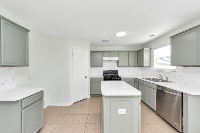 Building Photo - 2610 Skyview Shadows Ct