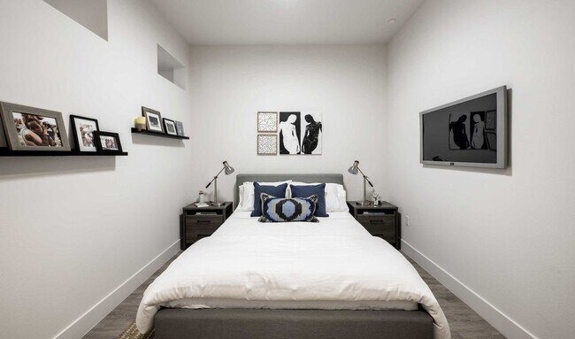 Interior Photo - Seven West DTLA