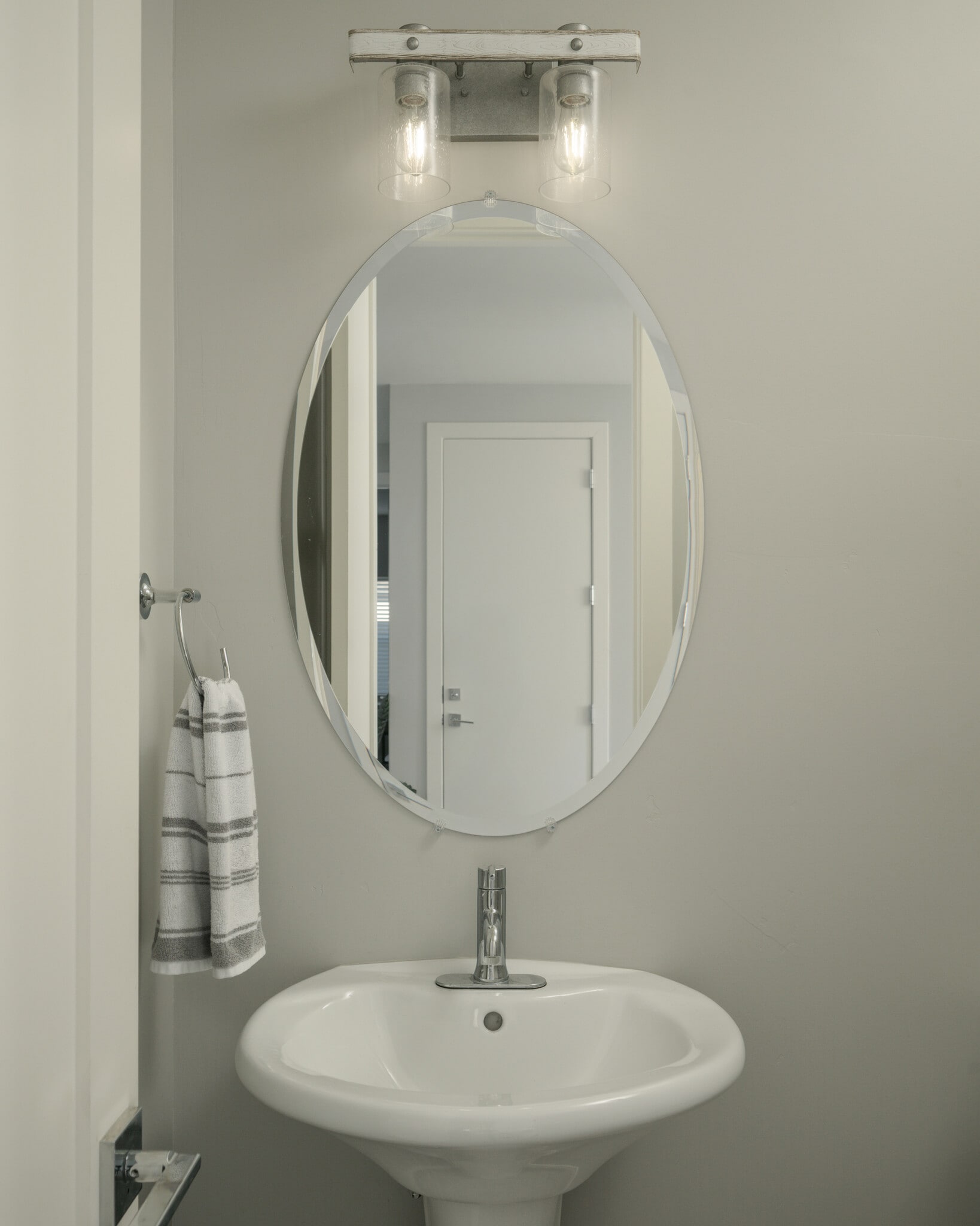 Powder Room - 2821 N 28th Pl