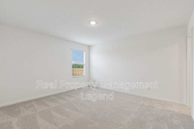 Building Photo - 216 Asterwood Ln