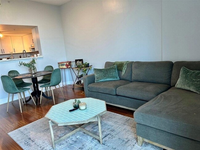 Building Photo - 3000 Coral Wy