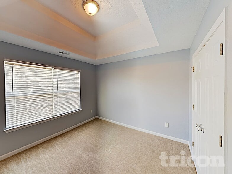 Building Photo - 1005 Maris Ln