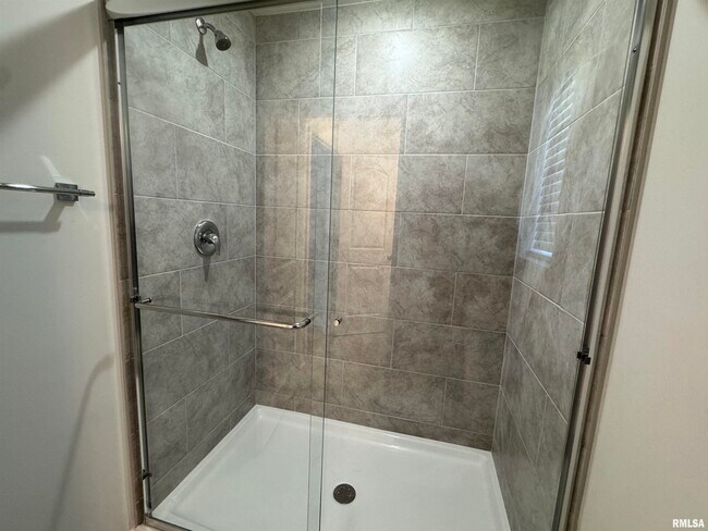 Building Photo - 5888 Butterfield Ct