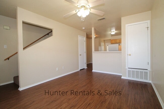 Building Photo - Fall Move!