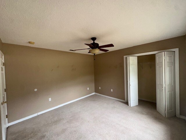Building Photo - 4821 Acorn Dr