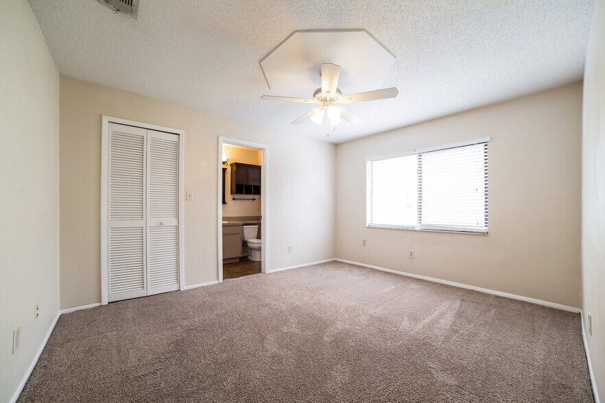 Building Photo - 1029 Wainright Dr