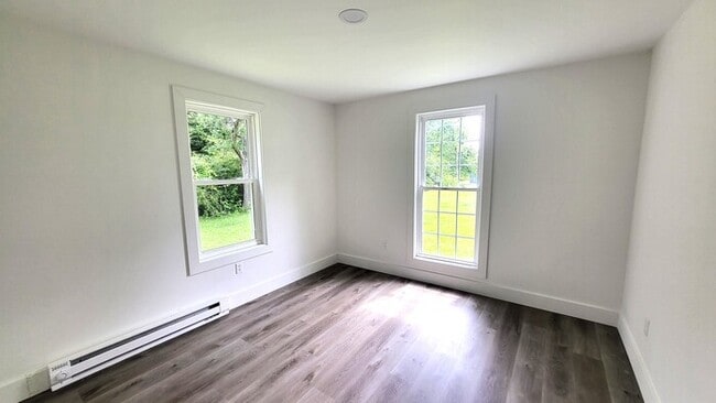 Building Photo - Remodeled Two Bedroom House in Lancaster S...