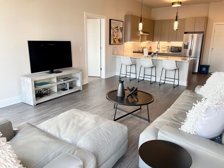 Interior Photo - 321 Jefferson