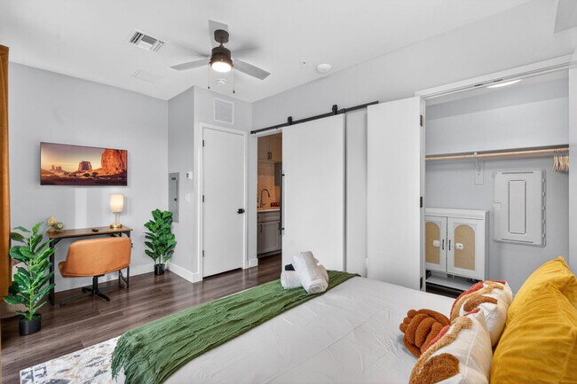 Building Photo - 4225 N 32nd Pl