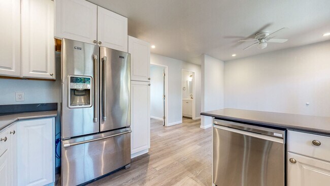 Building Photo - Gated and fully remodeled 1 bedroom 1 bath...
