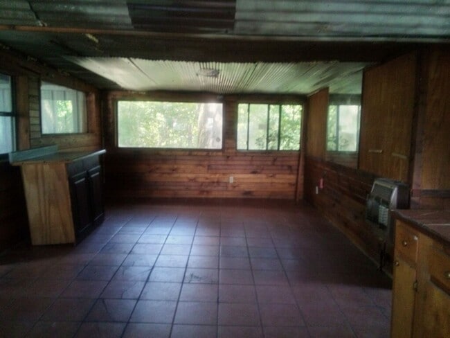 Building Photo - Tonya Choate  501 388-8794