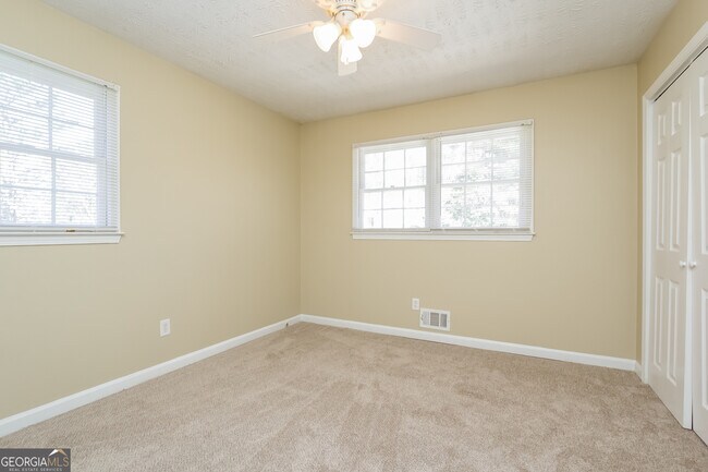 Building Photo - 6471 Chickasaw Dr