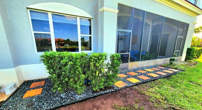 Building Photo - 2247 SW Cape Cod Dr