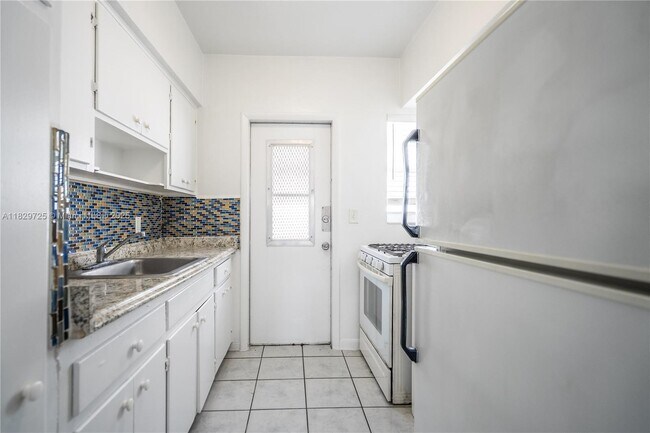 Building Photo - 330 84th St