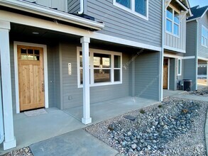 Building Photo - **BRAND NEW CONSTRUCTION** End unit 3BR - ...