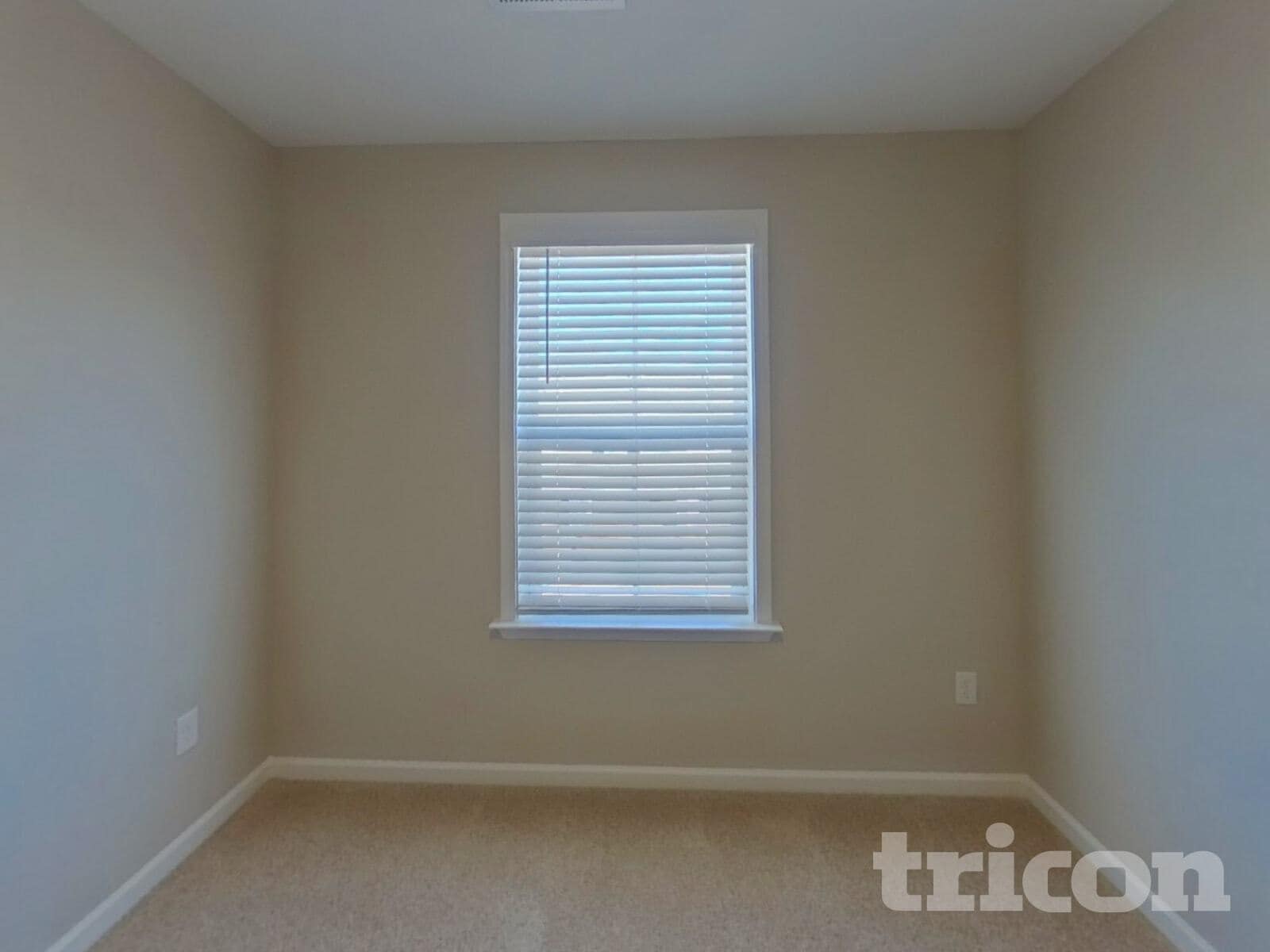 Building Photo - 14 Beautyberry St