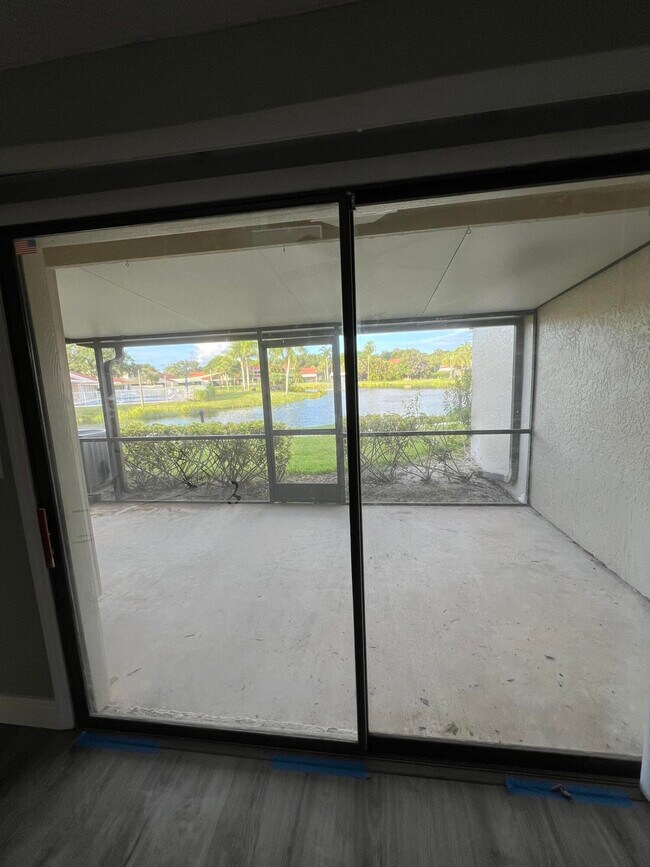 Building Photo - 1584 SW Crossing Cir