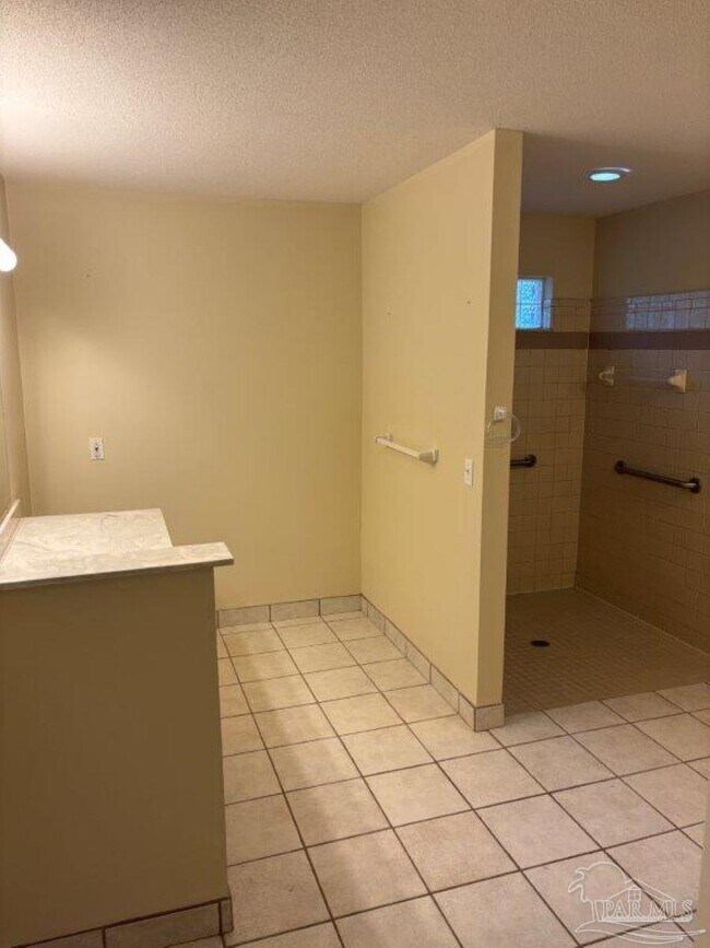 Building Photo - 1841 Southbay Dr