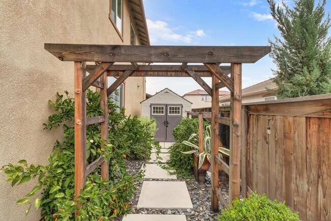 Building Photo - Beautiful 4-Bedroom, 3-Bath Home on a Quiet Cul-de-Sac in Woodland