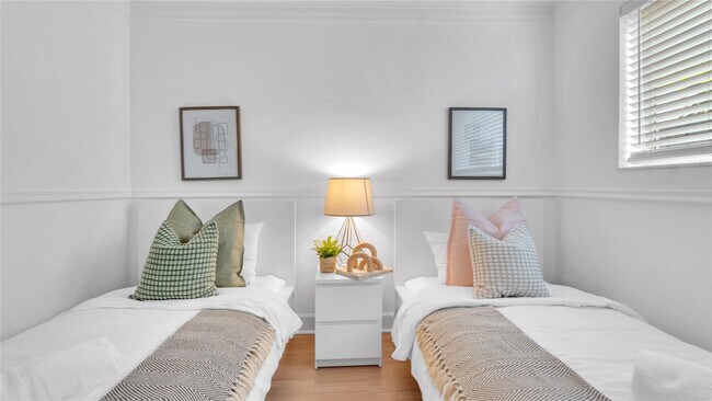 Building Photo - 2201 N 50th Ave