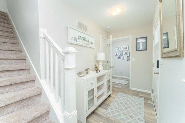 Building Photo - 645 Jenny Wy