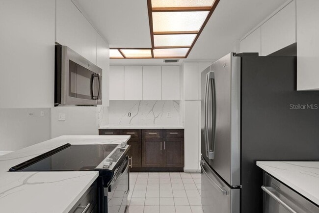 Building Photo - 5524 Gridley Ln