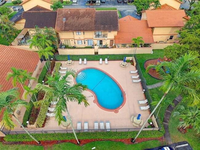 Building Photo - 1013 SW 112th Ter