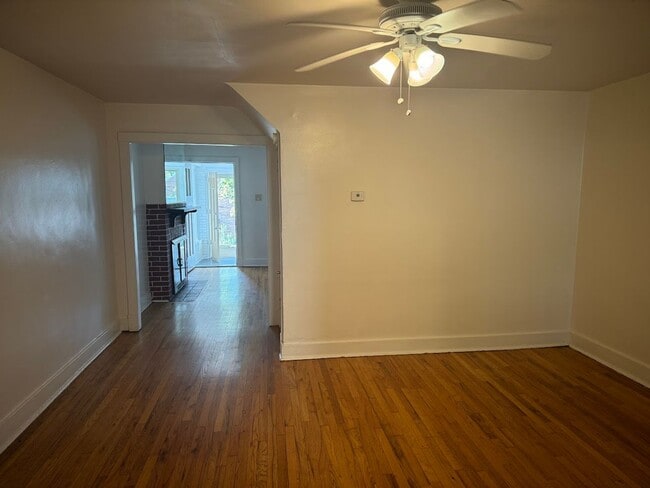 Building Photo - Updated Highland Park Townhome!