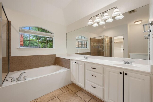 Building Photo - 8113 Campeche Bay Pl