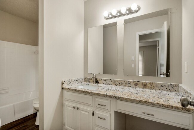 Building Photo - Updated 3 Bed 2 bath with 2 car garage!