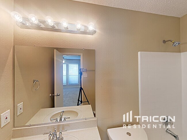 Building Photo - 1015 Cedar Run Dr