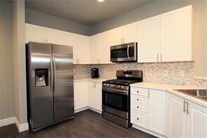 Building Photo - 63 Woodlily Pl