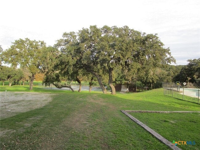 Building Photo - 421 Watts Ln