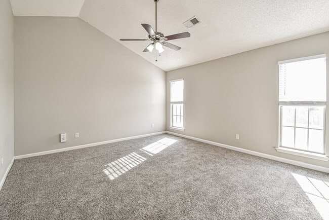 Building Photo - 13231 Braybourne Pkwy