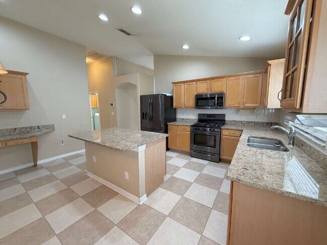 Building Photo - 24317 Summer Wind Ct