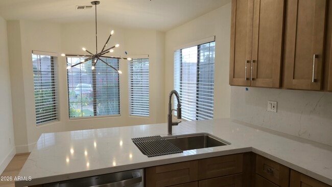 Building Photo - 9616 E Sheena Dr