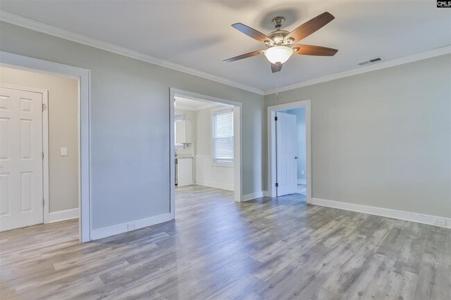 Building Photo - Adorable 3BR/1.5BA Renovated Bungalow Near...