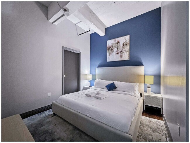 Building Photo - 555 Evergreen St